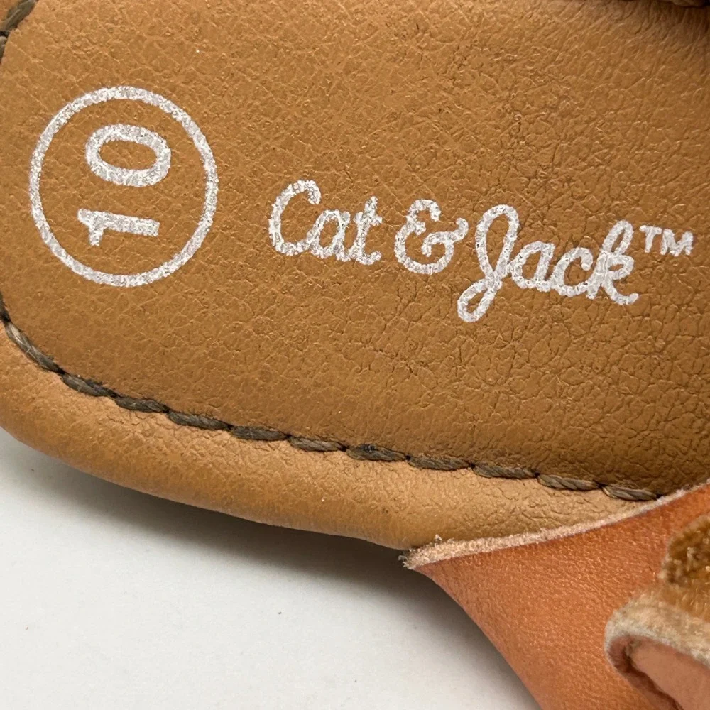 Cat & Jack features these